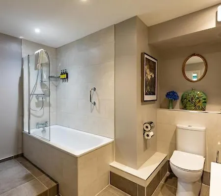 巴特勒庄园 招待所 基尔根尼