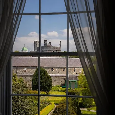 Konukevi Butler House 4*