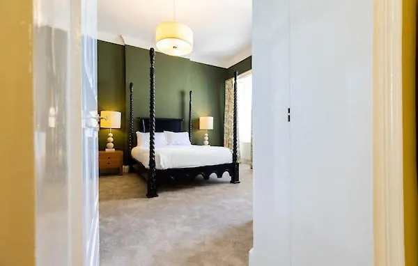 Butler House Gasthof 4*